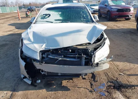 2013 Buick Lacrosse Touring Group z USA, uszkodzony, nr VIN 1G4GJ5G32DF176152